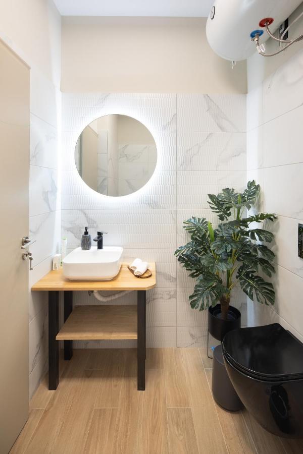 Designed Studio - Walking Distance From Acropolis أثينا المظهر الخارجي الصورة